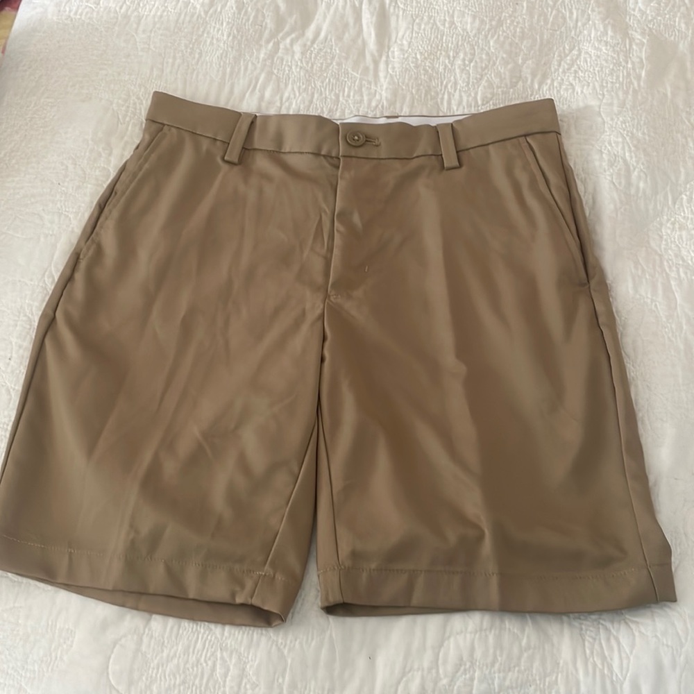 Amazon Essentials mens size 31 7” shorts. Like new